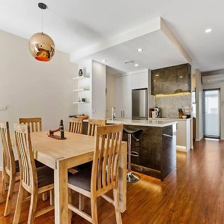 Sleek Modern Pad Next To Spark Arena Free Parking Auckland Bagian luar foto