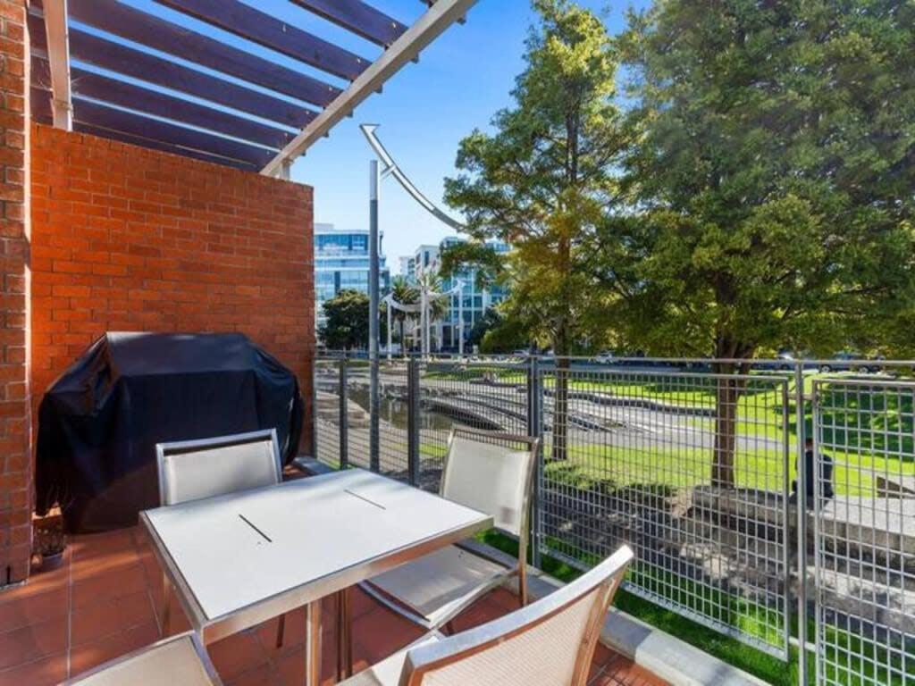 Sleek Modern Pad Next To Spark Arena Free Parking Auckland Bagian luar foto