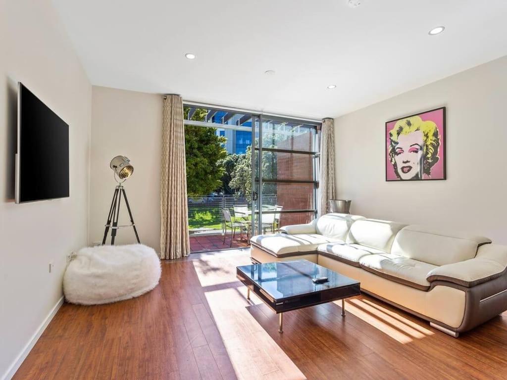 Sleek Modern Pad Next To Spark Arena Free Parking Auckland Bagian luar foto